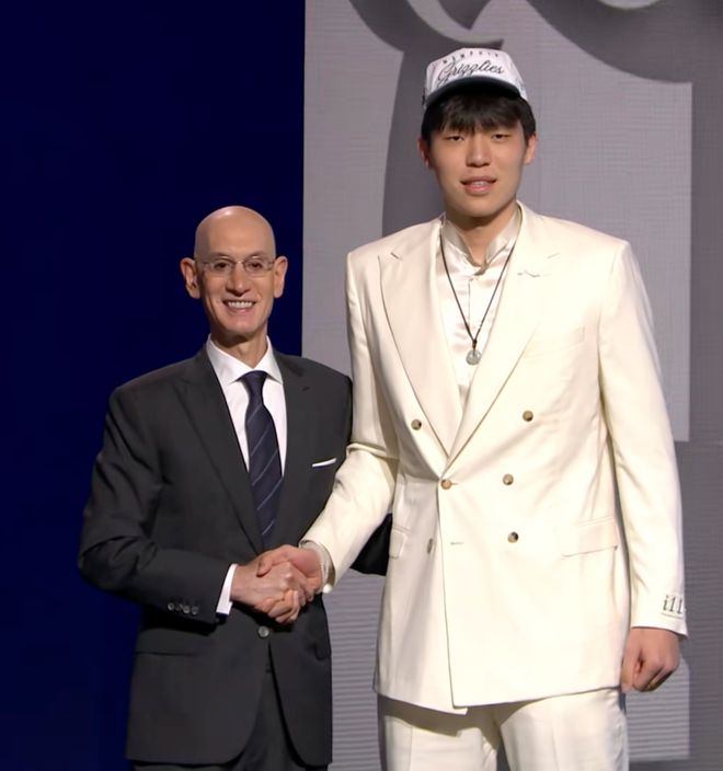 杨瀚森第16顺位入选开拓者：中国篮球第9人，肩负男篮复兴重任