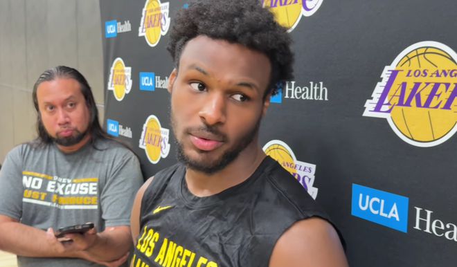 布朗尼幽默自称夏联老将！回应詹姆斯去留问题：朋友问我该怎么办