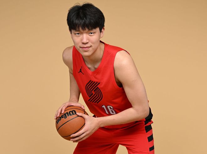 杨瀚森被过度炒作？选秀专家揭秘问题，队内竞争对手并非克林根