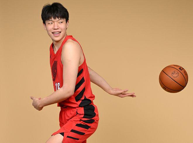 杨瀚森：中国篮球新星崛起，注入希望与信心，获重点培养