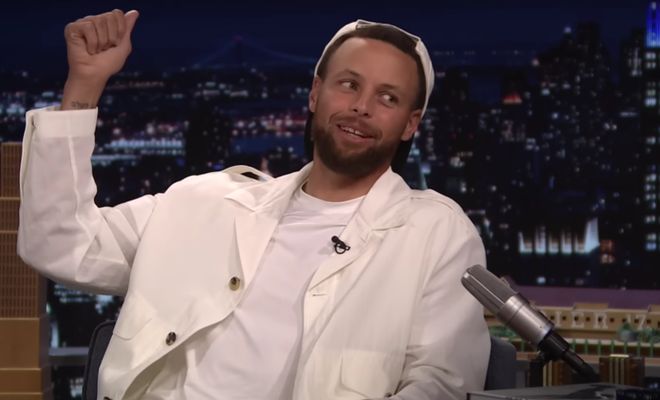 库里回忆上季惊艳扣篮：仍觉疲惫，首次对决科比被肘击又酷又痛